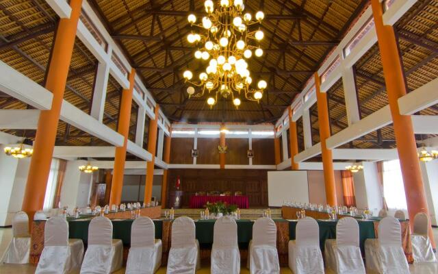 Royal Hotel and Villa Trawas