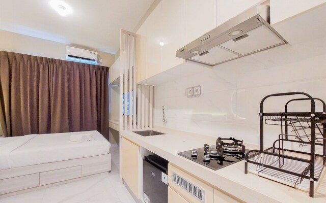 Relaxing And Homey Studio Room Sky House Bsd Apartment