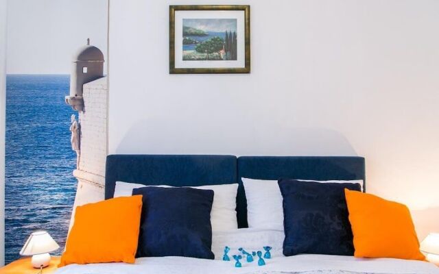 Blue Symphony Apartment