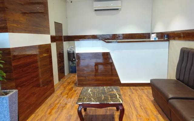 Hotel Palms Residency