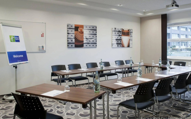 Holiday Inn Express Bremen Airport by IHG