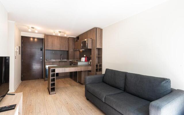 Urban Red 2BR W/ Wifi, Tv, Pool & Gym
