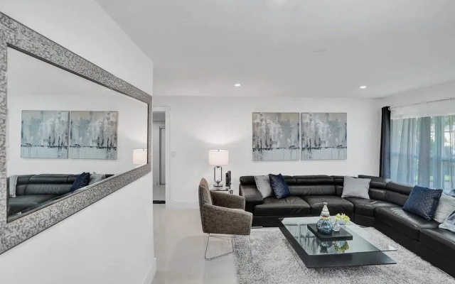 Newly Renovated 3BR Home with Hot tub