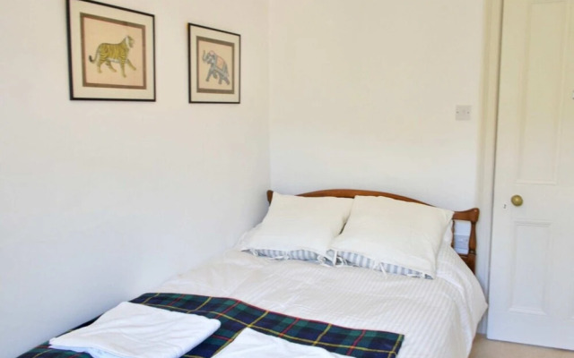 Bright 2 Bedroom Dalry Apartment
