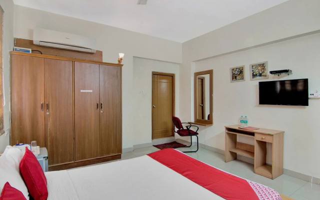OYO 20008 SilverKey Madhapur