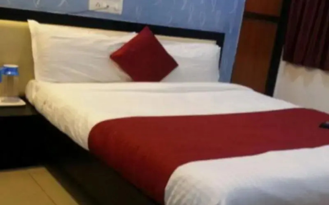 OYO 5661 Hotel AK Palace