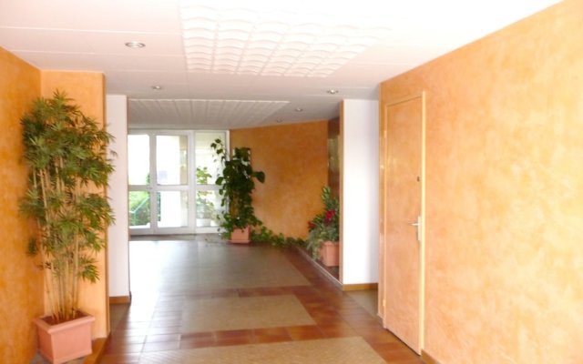 Apartment With one Bedroom in Mandelieu-la-napoule, With Wonderful Mou