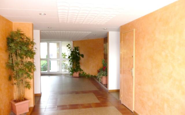 Apartment With one Bedroom in Mandelieu-la-napoule, With Wonderful Mou