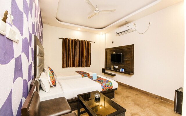 De Sivalika Howrah by FabHotel