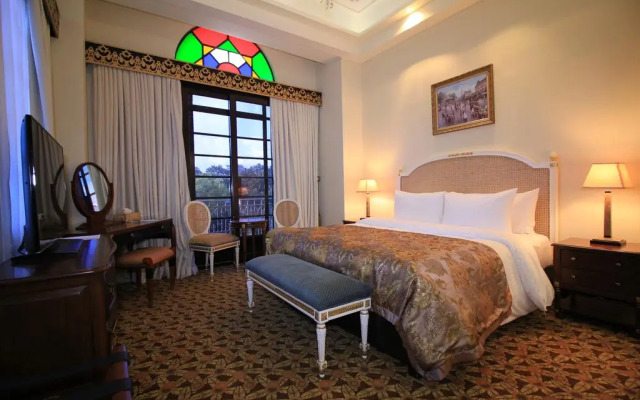 The Luneta Hotel