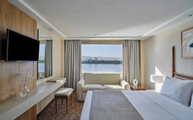 Mövenpick MS Royal Lotus