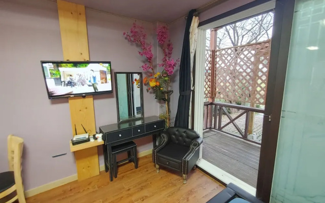 Salmon Village Pension