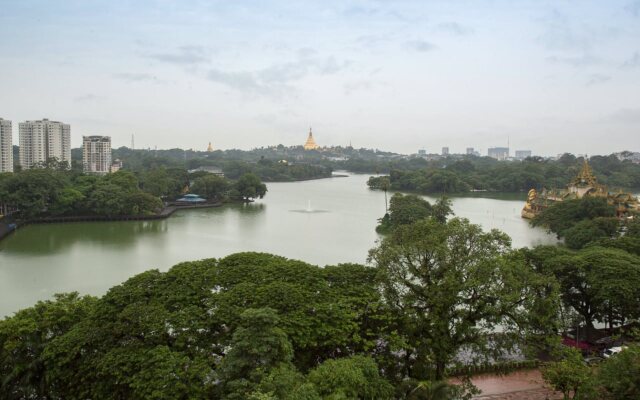 Esperado Lake View Hotel