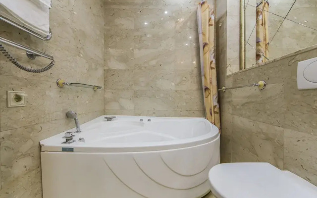 Luxurious Classic Apartment Bessarabka