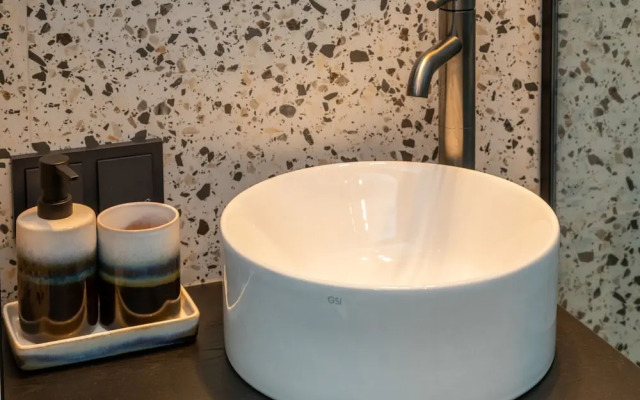 Romantic Getaway With Garden