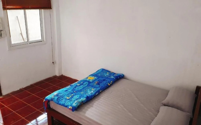 Ba'mi thakhek hostel