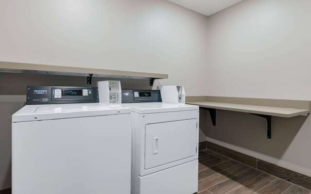 AmericInn by Wyndham International Falls