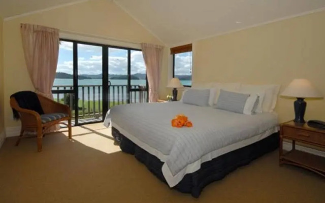Pawhaoa Bay Villas