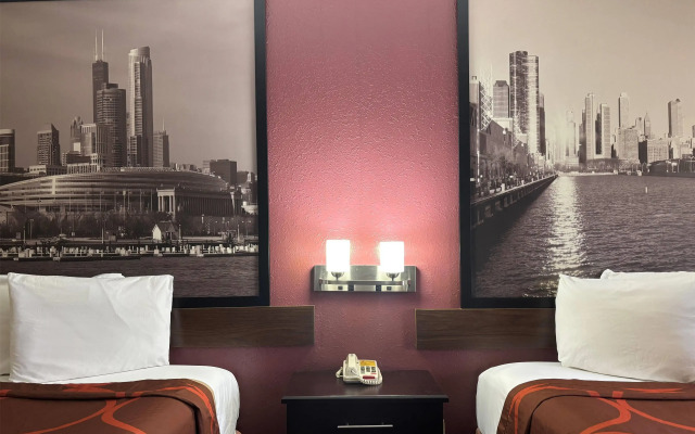 Super 8 by Wyndham Paris IL