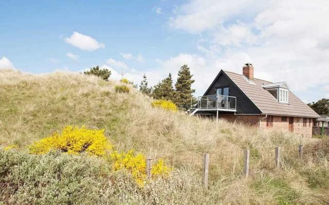 6 Person Holiday Home in Blavand