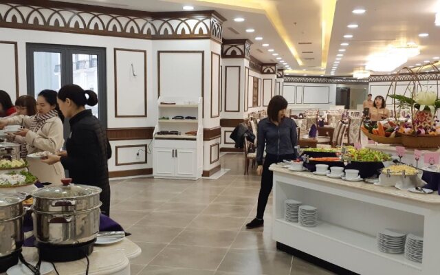 Duc Huy Grand Hotel & Spa