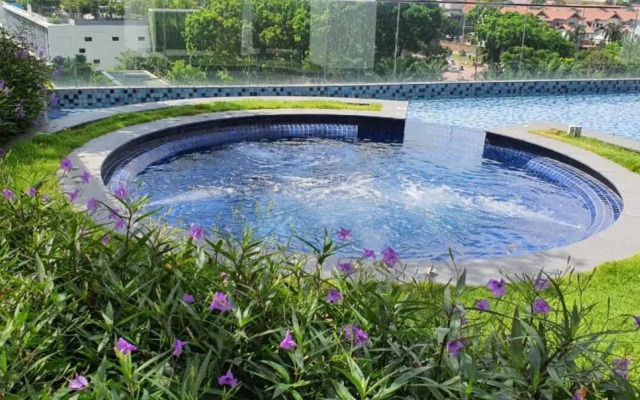 Muji Home Sunway Lagoon Pyramid,Subang,2BR,6-8pax