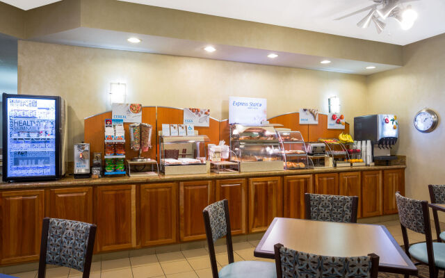 Holiday Inn Express - Layton by IHG