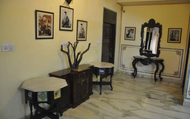 Hotel Sajjan Niwas