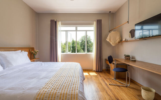 Chaya B & B Boutique