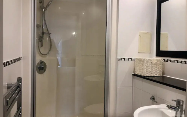 Toothbrush Apartments Waterfront - Adults Only