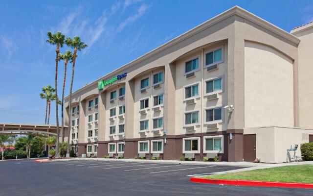 Holiday Inn Express Colton-Riverside North, an IHG Hotel