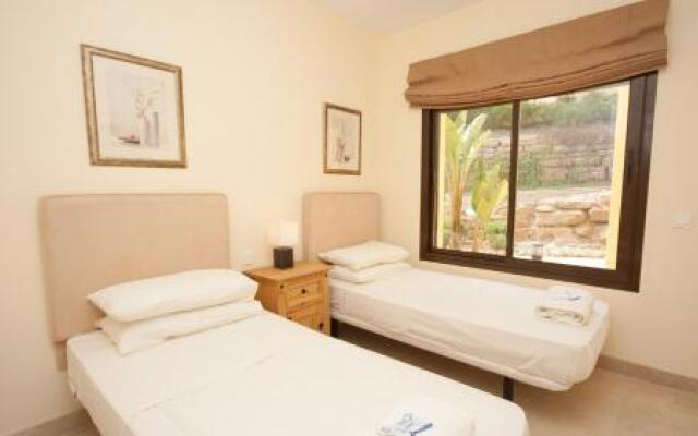 Duquesa Village 12.48.02