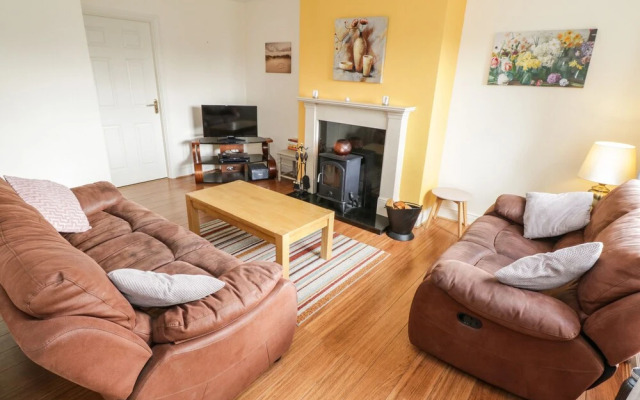 Sea Breeze Holiday Home