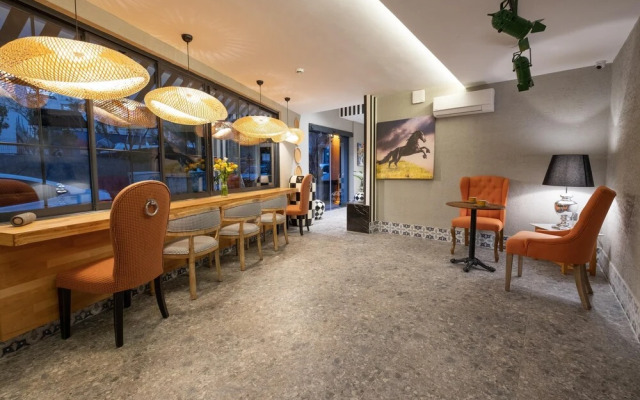 Wolf Suites