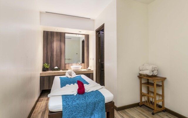 Chatrium Hotel Royal Lake Yangon