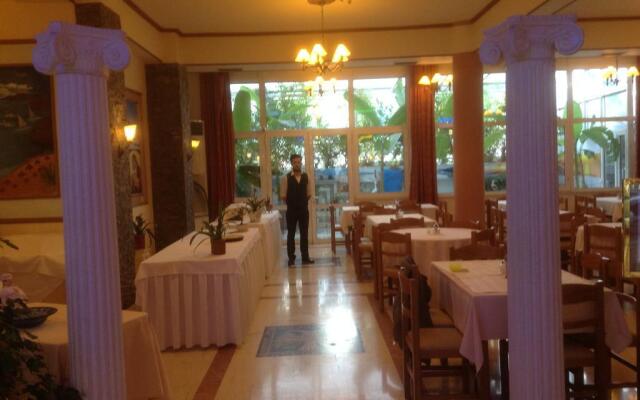 Hotel Kosta Famissi
