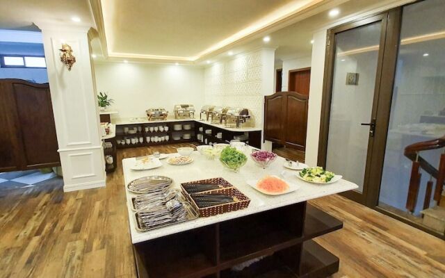 Ngoc Lan Halong Hotel