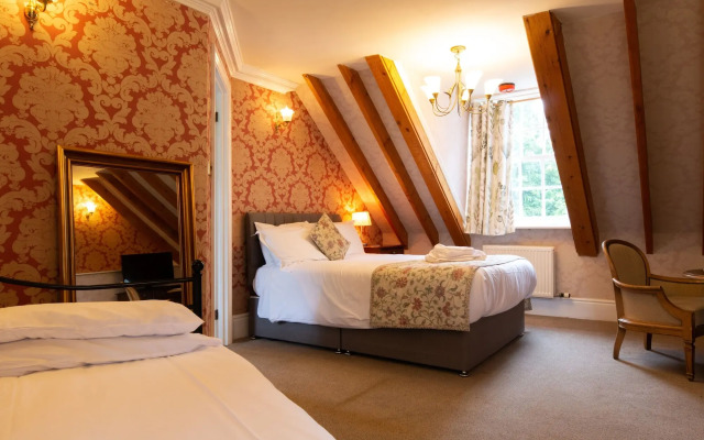 Woodlands Lodge Hotel