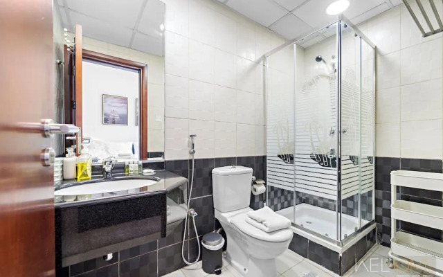 WelHome - Stunning High-Rise with Canal View Near MarinaMall