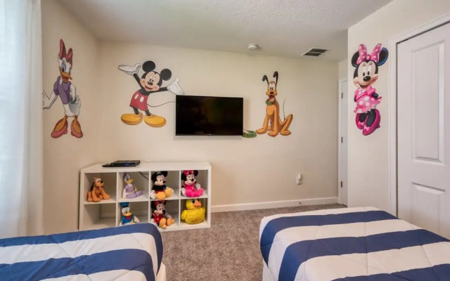 Stunning Home Private Pool Great Location