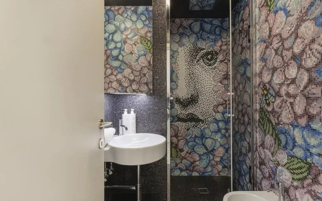 Luxury Central Design Apartment