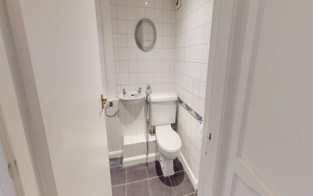 Parlaunt House - 3 Bedroom With Free Parking