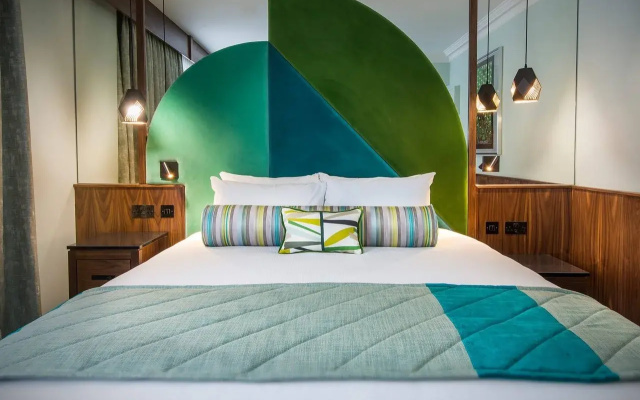 Arthaus Hotel