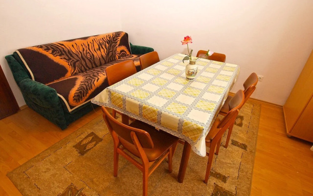 Apartment 359