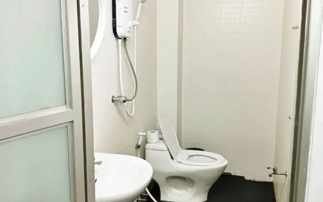 The Character Yaowarat