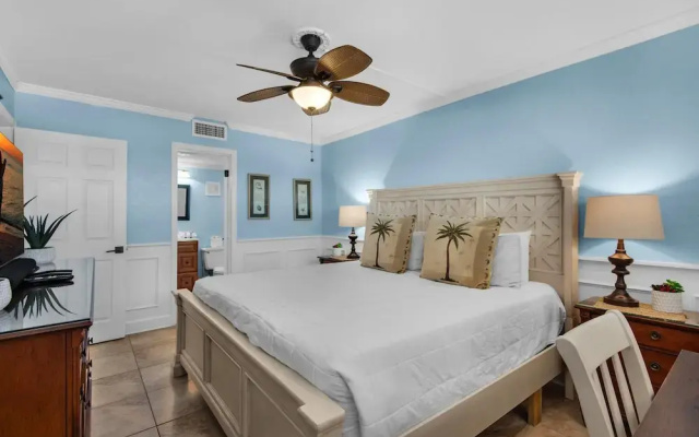 Holiday Surf and Racquet Club 319