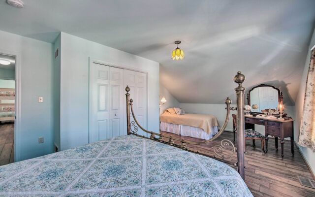 Unique Townhouse in Bavarian-style Neighborhood!