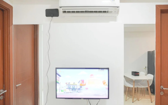 Modern And Homey 2Br At Mt Haryono Square Apartment