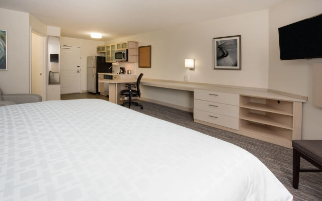 Candlewood Suites Miami Intl Airport-36th St by IHG