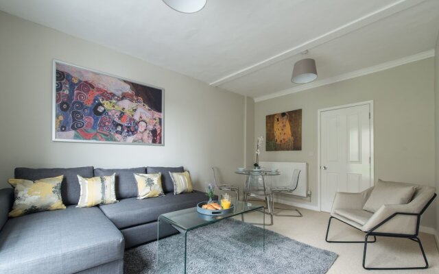 Central Apartment Facing Windsor Castle